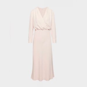 Aritzia
Benefactor Dress
Matte satin V-neck maxi dress